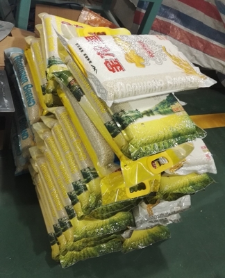 Fully Automatic Wheat Bag Grain Packing Machines AC380V 2.5KG CCPIT